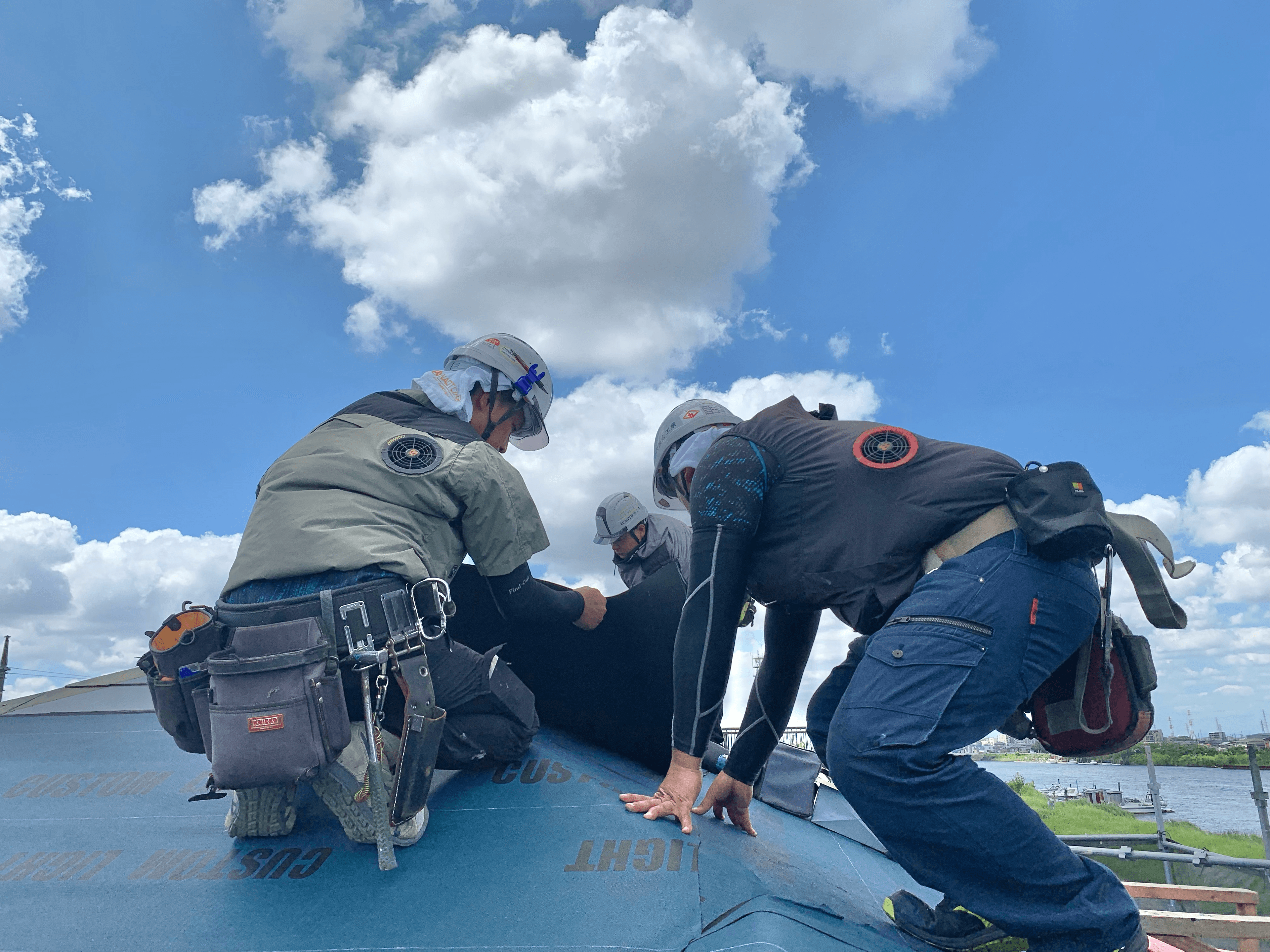 屋根工事の様子